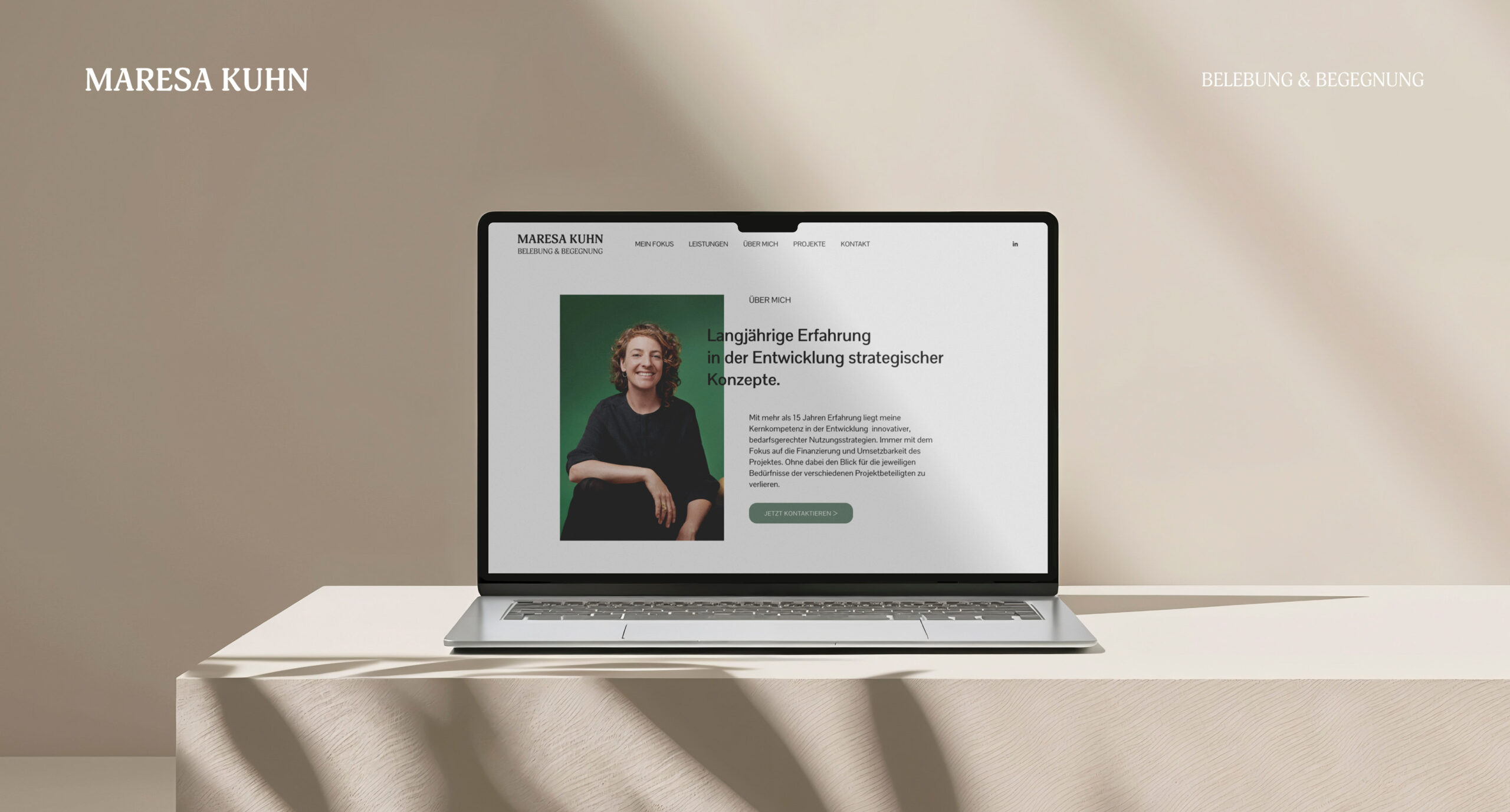 Laptop-Mockup mit der neuen Website von Maresa Kuhn, gestaltet im Rahmen eines Webseiten-Relaunch Projekts von Christiane Dobric.